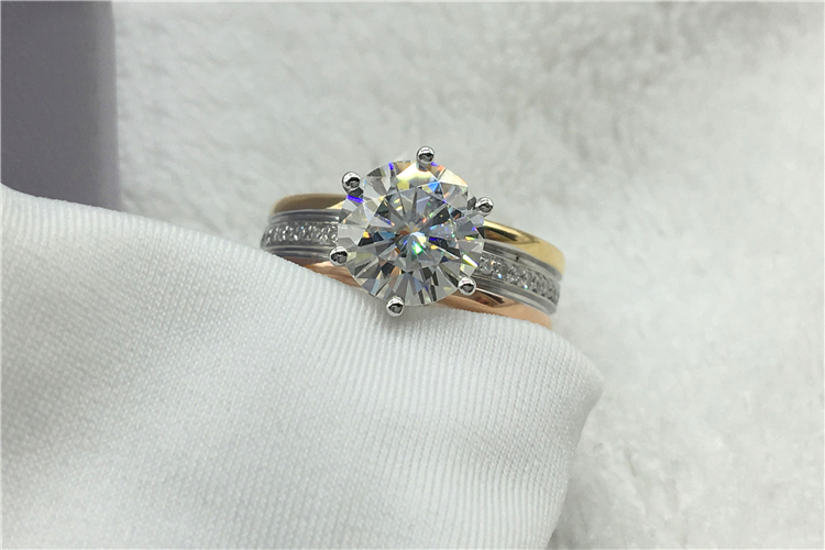 カスタムソリッド18K Au750イエローホワイトローズゴー - Wedding Zone のレビューと価格