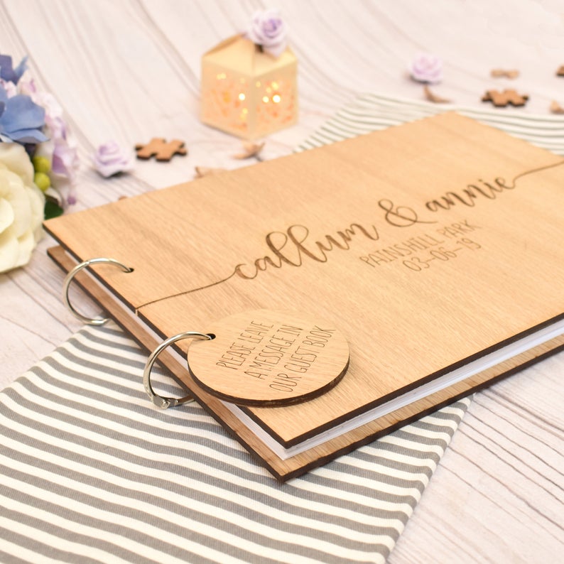カスタム木製結婚式のゲストブック、モダンなゲストブック、パー - Personalized Guest Book のレビューと価格